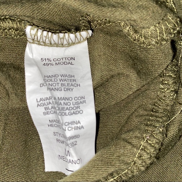 Off the shoulder shirt - Picture 3 of 3